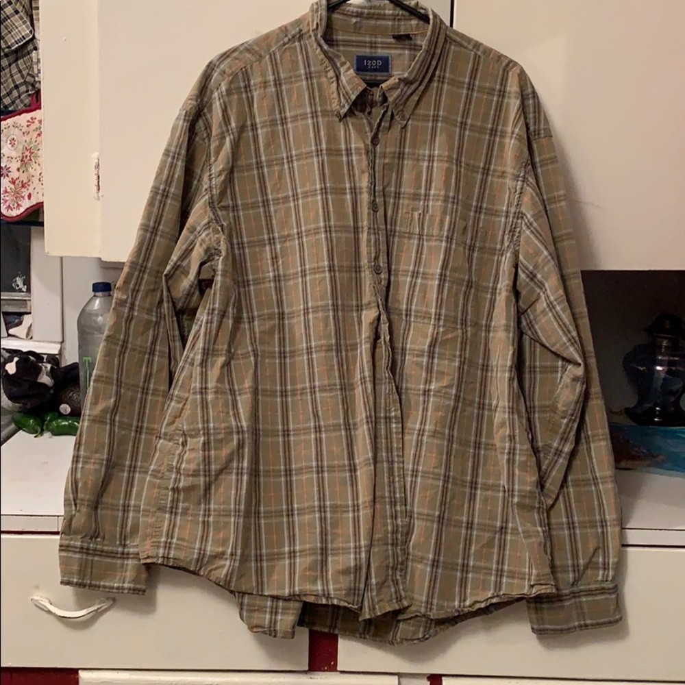 Men’s Izod shirt